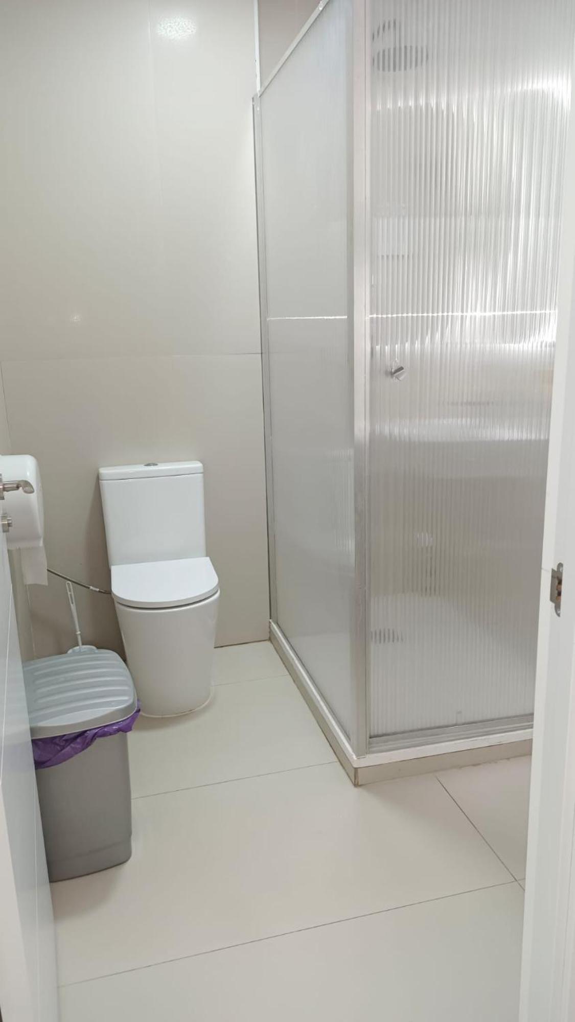 Hostel Las Rosas Madrid Luaran gambar